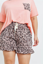 Load image into Gallery viewer, Leopard Pocket &amp; Shorts Set